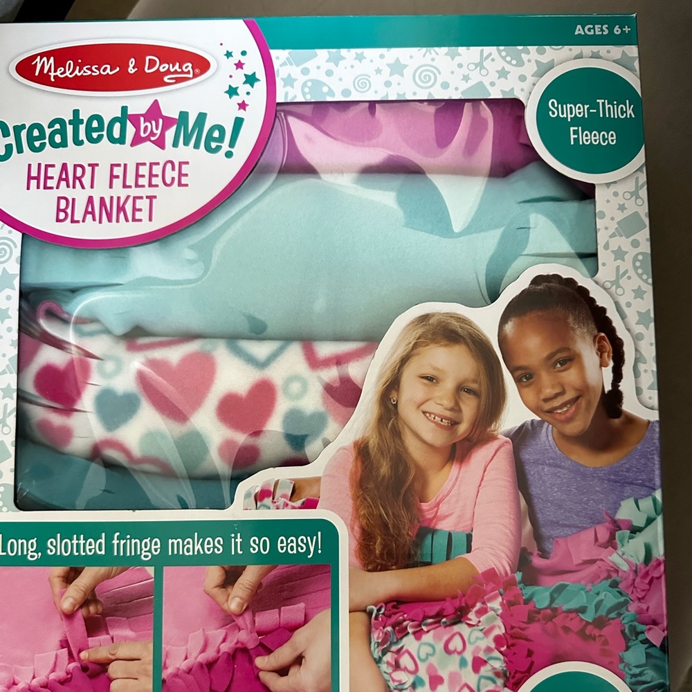 Melissa & Doug heart fleece blanket kit